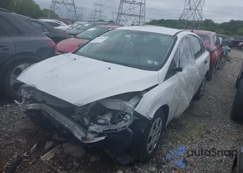 2018 Ford Focus S из США, поврежденный, VIN 1FADP3E23JL266417